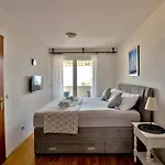 Apartman Znjan Beachfront Balcony 2plus2 Sea View Split
