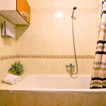 Apartman Znjan Beachfront Balcony 2plus2 Sea View *