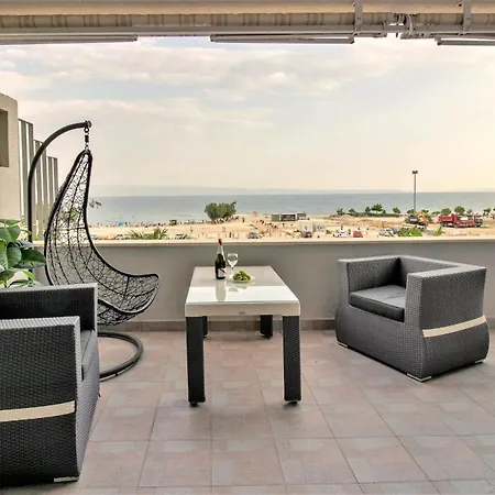 Znjan Beachfront Balcony 2plus2 Sea View Apartament Split