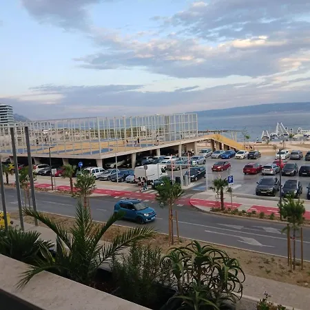 דירה Znjan Beachfront Balcony 2plus2 Sea View ספליט