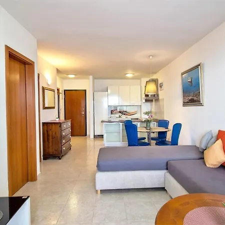 Znjan Beachfront Balcony 2plus2 Sea View Split