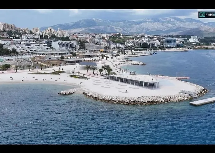 Znjan Beachfront Balcony 2plus2 Sea View Апартаменти *