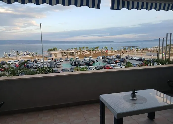 Znjan Beachfront Balcony 2plus2 Sea View *