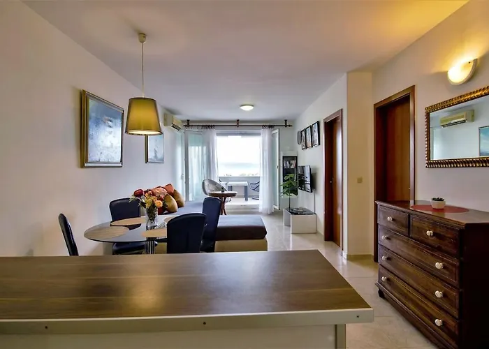 דירה Znjan Beachfront Balcony 2plus2 Sea View ספליט