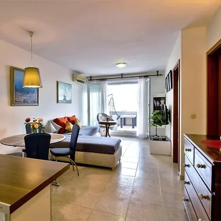 Апартаменты Znjan Beachfront Balcony 2plus2 Sea View *