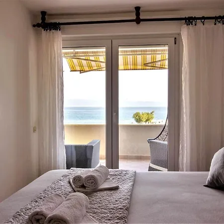 Znjan Beachfront Balcony 2plus2 Sea View *